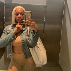 Meet your Posher, Whit